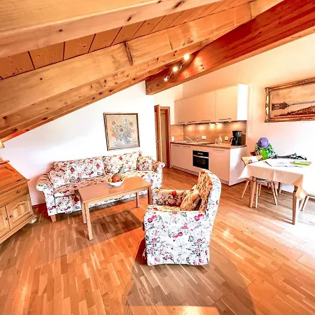 Haus Am Balsberg Apartment Unterwoessen